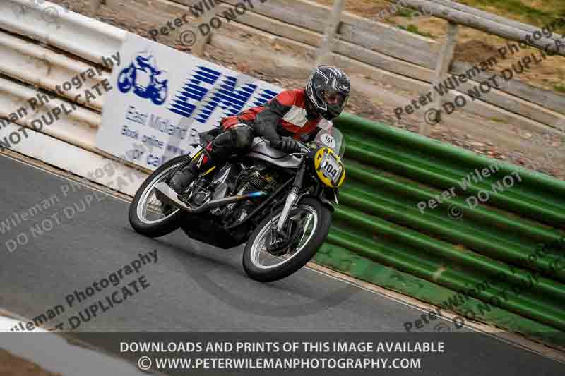 Vintage motorcycle club;eventdigitalimages;mallory park;mallory park trackday photographs;no limits trackdays;peter wileman photography;trackday digital images;trackday photos;vmcc festival 1000 bikes photographs